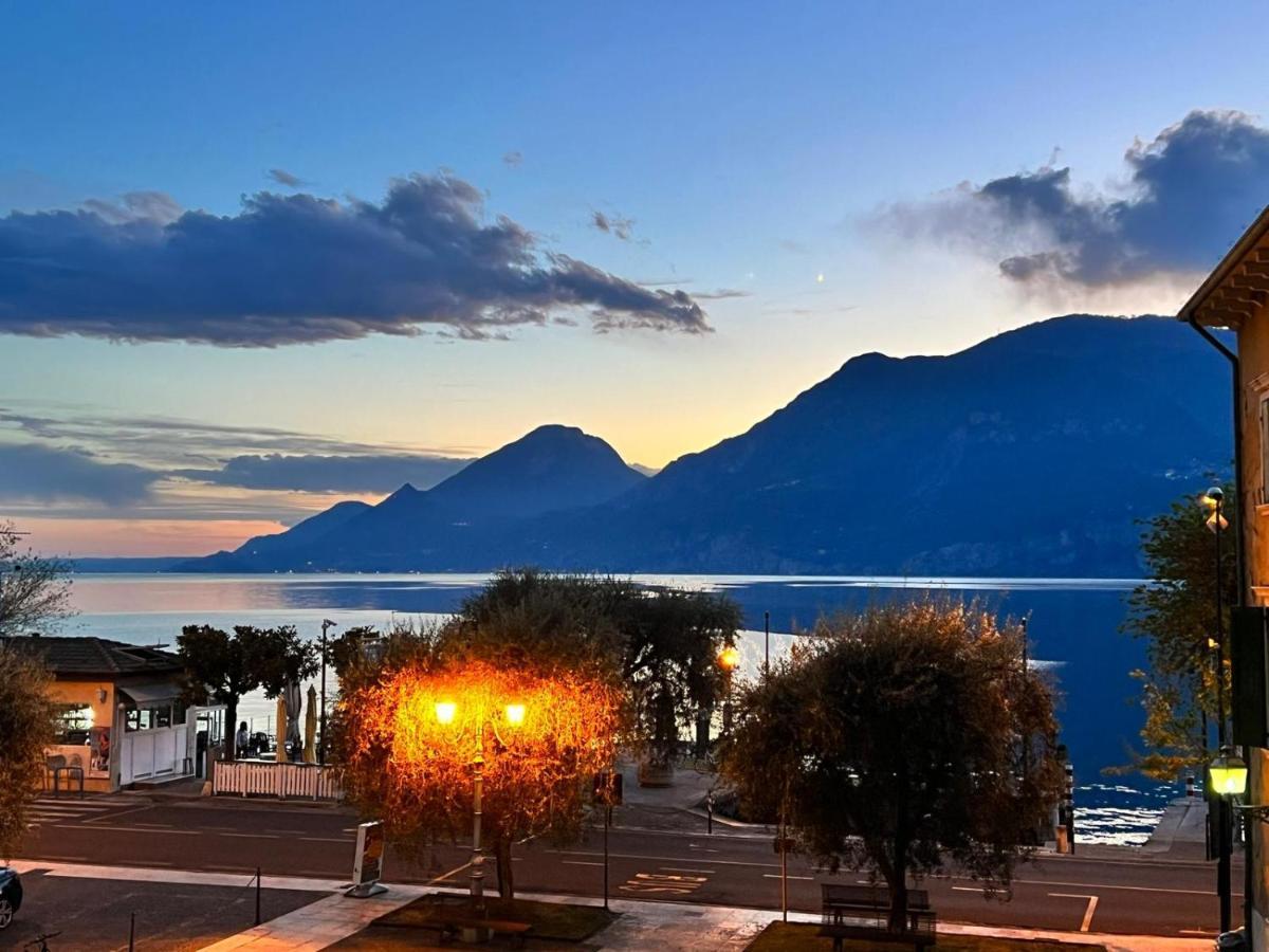 Absentia 1763 Garda Boutique Home - Lake Front Brenzone sul Garda Dış mekan fotoğraf