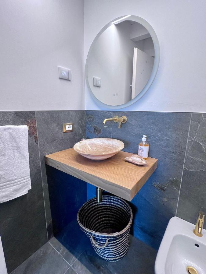 Absentia 1763 Garda Boutique Home - Lake Front Brenzone sul Garda Dış mekan fotoğraf