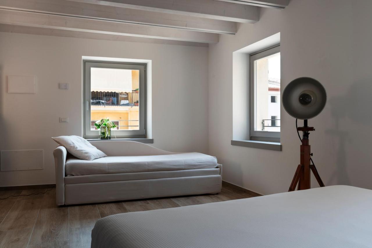 Absentia 1763 Garda Boutique Home - Lake Front Brenzone sul Garda Dış mekan fotoğraf