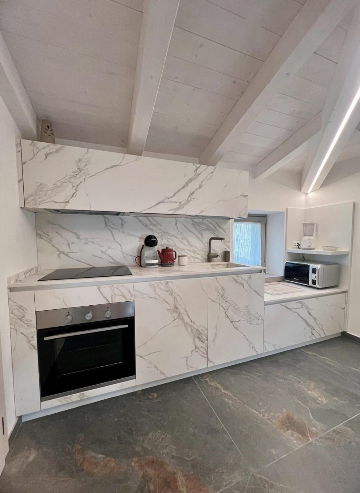 Absentia 1763 Garda Boutique Home - Lake Front Brenzone sul Garda Dış mekan fotoğraf